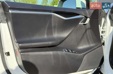 Лифтбек Tesla Model S 2013 в 