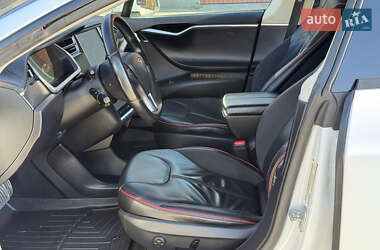 Лифтбек Tesla Model S 2013 в 
