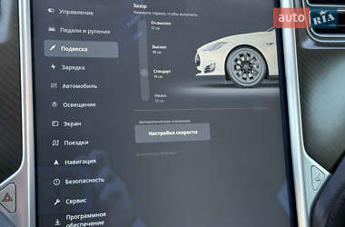 Лифтбек Tesla Model S 2013 в 