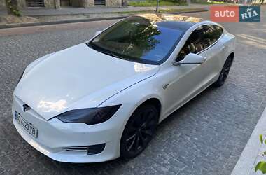 Лифтбек Tesla Model S 2014 в 