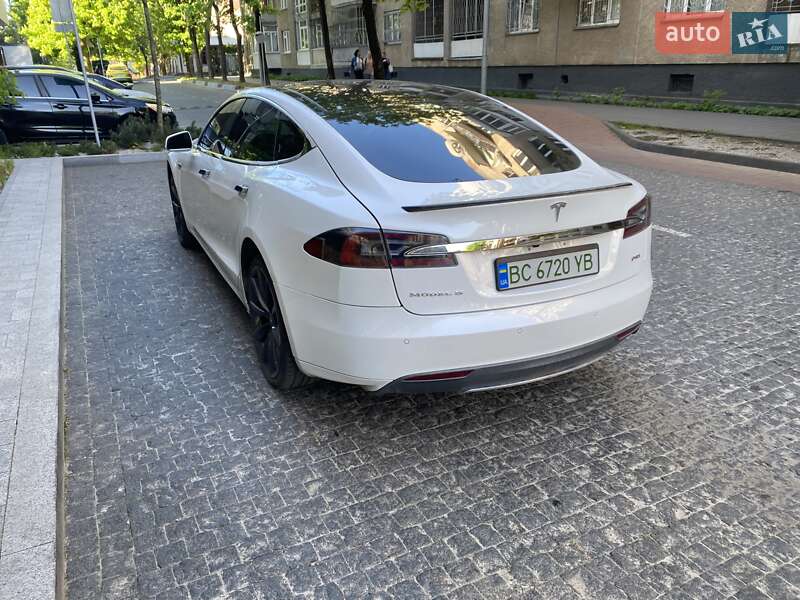 Ліфтбек Tesla Model S 2014 в Львові