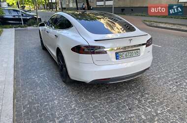 Лифтбек Tesla Model S 2014 в 