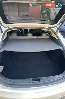 Лифтбек Tesla Model S 2014 в 