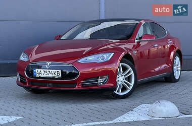 Ліфтбек Tesla Model S 2015 в Києві