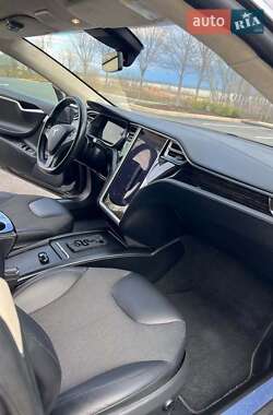Лифтбек Tesla Model S 2016 в Киеве