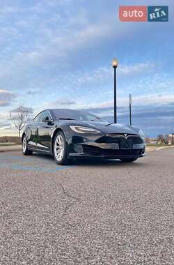 Лифтбек Tesla Model S 2016 в 