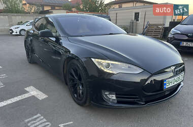 Лифтбек Tesla Model S 2015 в 