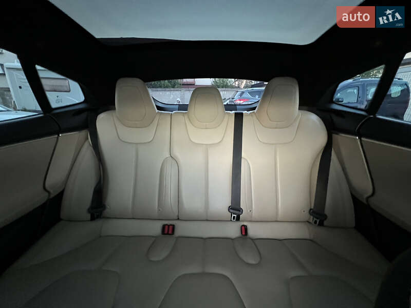 Лифтбек Tesla Model S 2015 в Одессе
