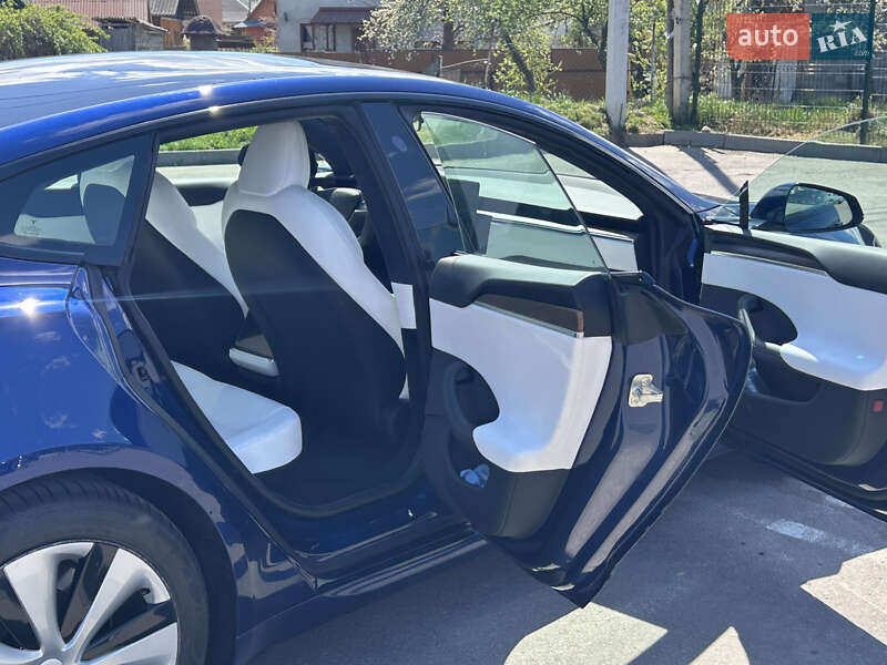 Ліфтбек Tesla Model S 2022 в Києві
