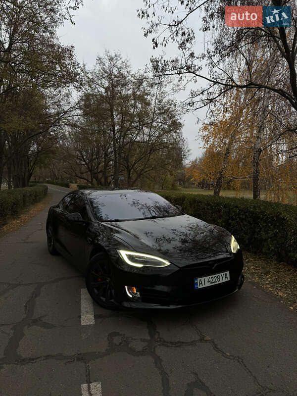 Tesla Model S 2016
