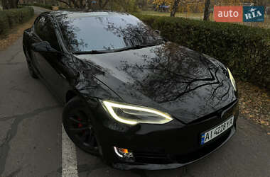 Ліфтбек Tesla Model S 2016 в 