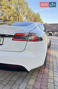 Лифтбек Tesla Model S 2021 в 