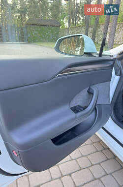 Лифтбек Tesla Model S 2021 в 