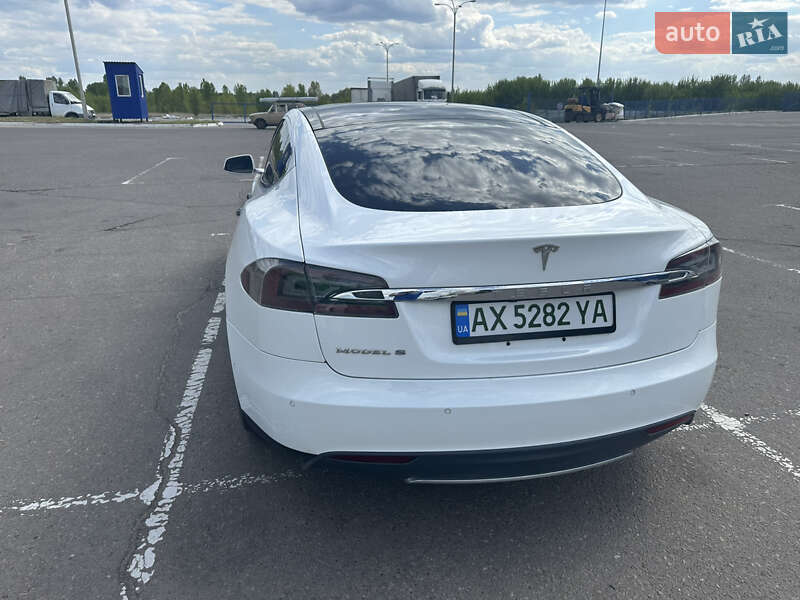 Лифтбек Tesla Model S 2016 в Харькове