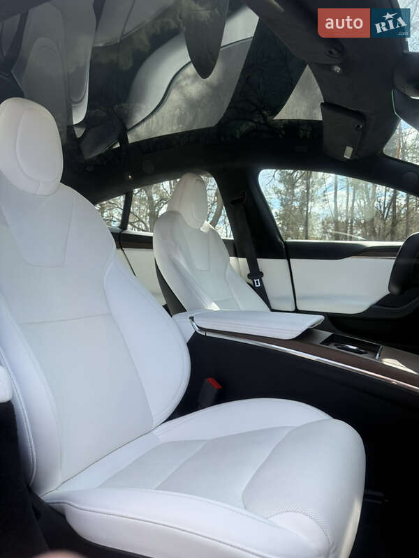 Лифтбек Tesla Model S 2022 в Киеве