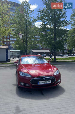 Лифтбек Tesla Model S 2015 в 
