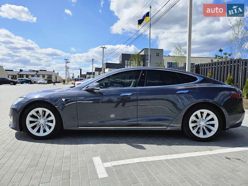 Лифтбек Tesla Model S 2017 в Тернополе