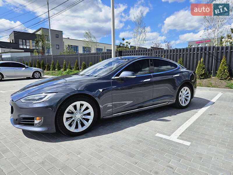 Лифтбек Tesla Model S 2017 в Тернополе