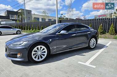 Лифтбек Tesla Model S 2017 в 