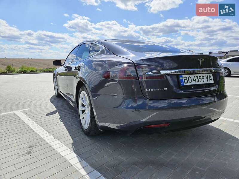Лифтбек Tesla Model S 2017 в Тернополе