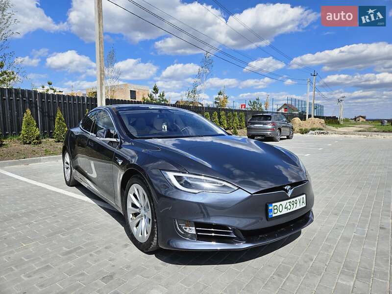 Лифтбек Tesla Model S 2017 в Тернополе