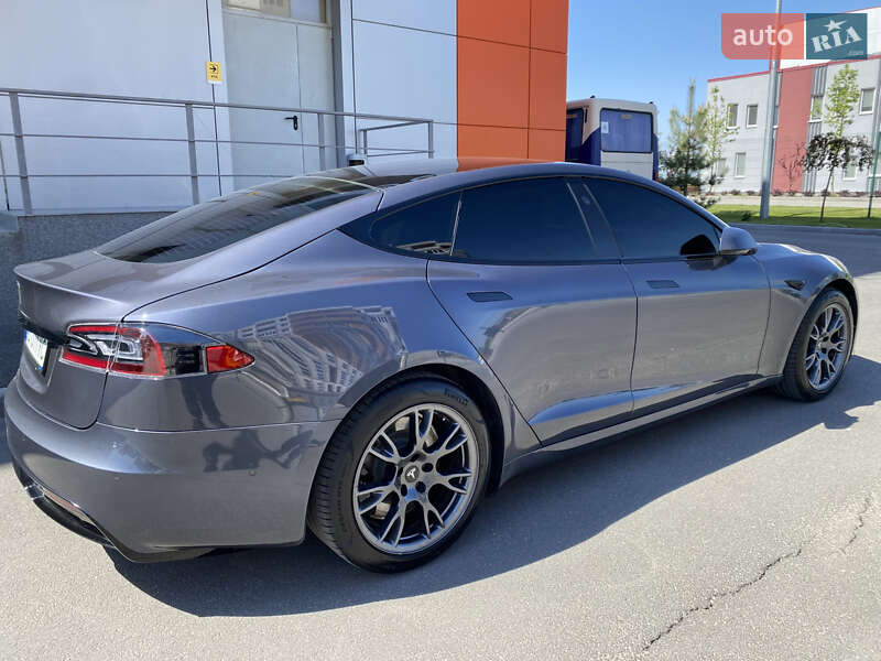 Лифтбек Tesla Model S 2022 в Днепре