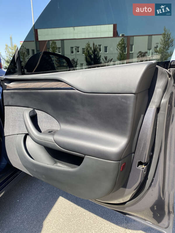 Лифтбек Tesla Model S 2022 в Днепре