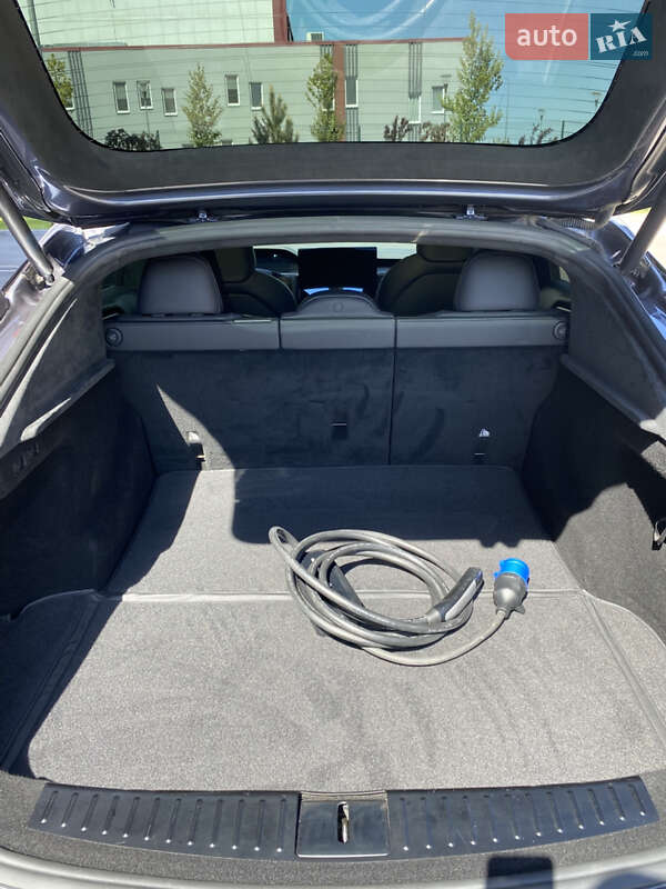 Лифтбек Tesla Model S 2022 в Днепре