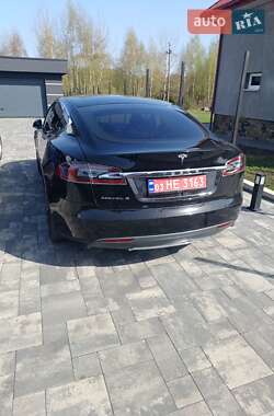 Лифтбек Tesla Model S 2014 в 