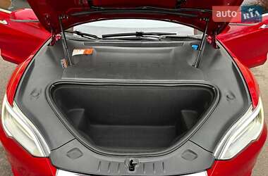 Ліфтбек Tesla Model S 2017 в 