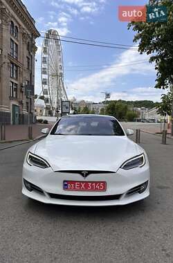 Лифтбек Tesla Model S 2018 в Киеве