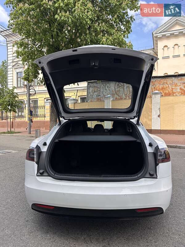 Лифтбек Tesla Model S 2018 в Киеве