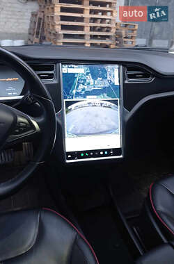 Лифтбек Tesla Model S 2013 в 