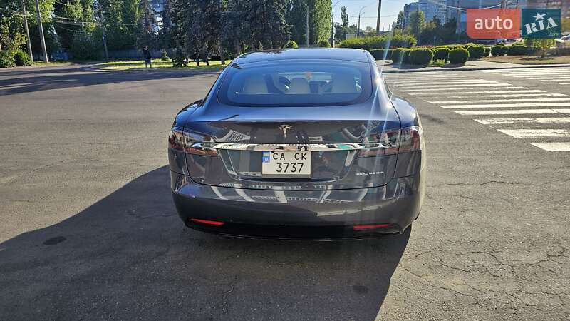 Лифтбек Tesla Model S 2019 в Черкассах