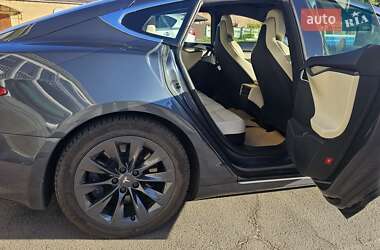 Лифтбек Tesla Model S 2019 в 