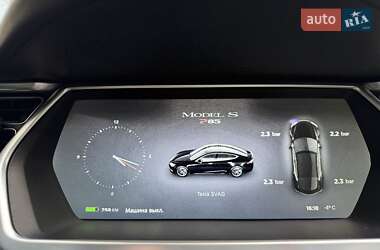 Ліфтбек Tesla Model S 2013 в 