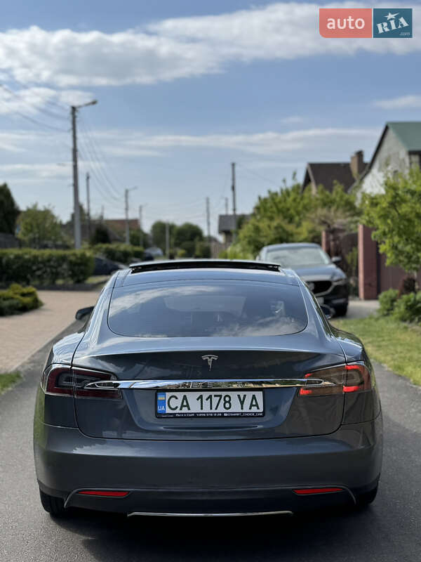 Ліфтбек Tesla Model S 2013 в Черкасах