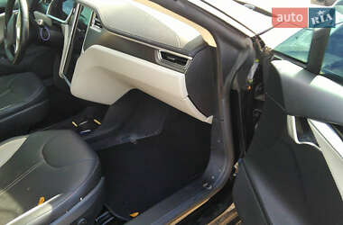 Лифтбек Tesla Model S 2013 в 
