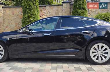Лифтбек Tesla Model S 2017 в Львове