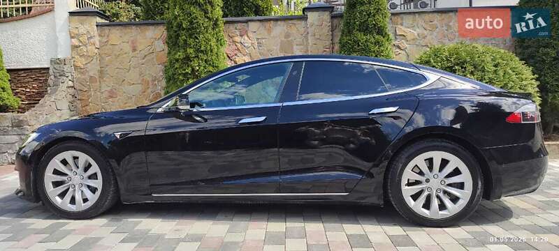 Ліфтбек Tesla Model S 2017 в 