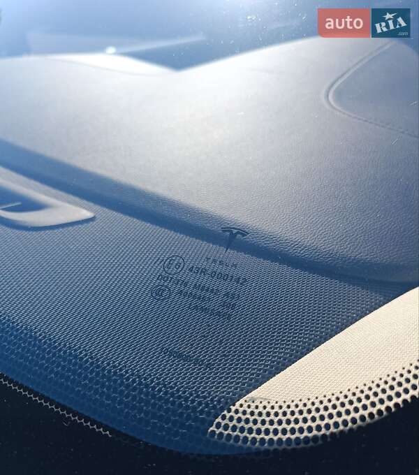 Ліфтбек Tesla Model S 2015 в Одесі фото 11 Ліфтбек Tesla Model S 2015 в Одесі