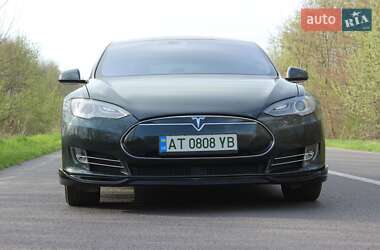 Лифтбек Tesla Model S 2015 в 