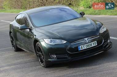 Лифтбек Tesla Model S 2015 в 