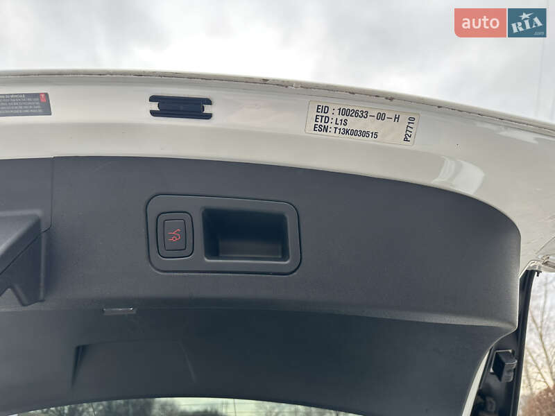 Лифтбек Tesla Model S 2013 в Киеве фото 6 Лифтбек Tesla Model S 2013 в Киеве