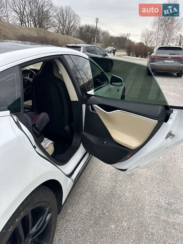 Лифтбек Tesla Model S 2013 в Киеве фото 9 Лифтбек Tesla Model S 2013 в Киеве