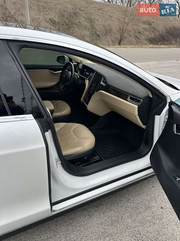 Лифтбек Tesla Model S 2013 в Киеве фото 11 Лифтбек Tesla Model S 2013 в Киеве