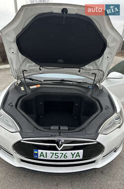 Лифтбек Tesla Model S 2013 в Киеве фото 20 Лифтбек Tesla Model S 2013 в Киеве