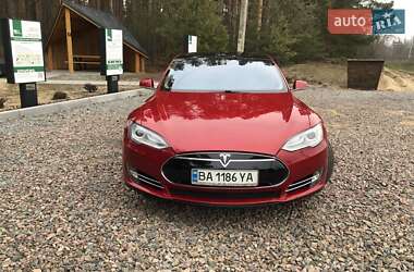 Лифтбек Tesla Model S 2014 в 