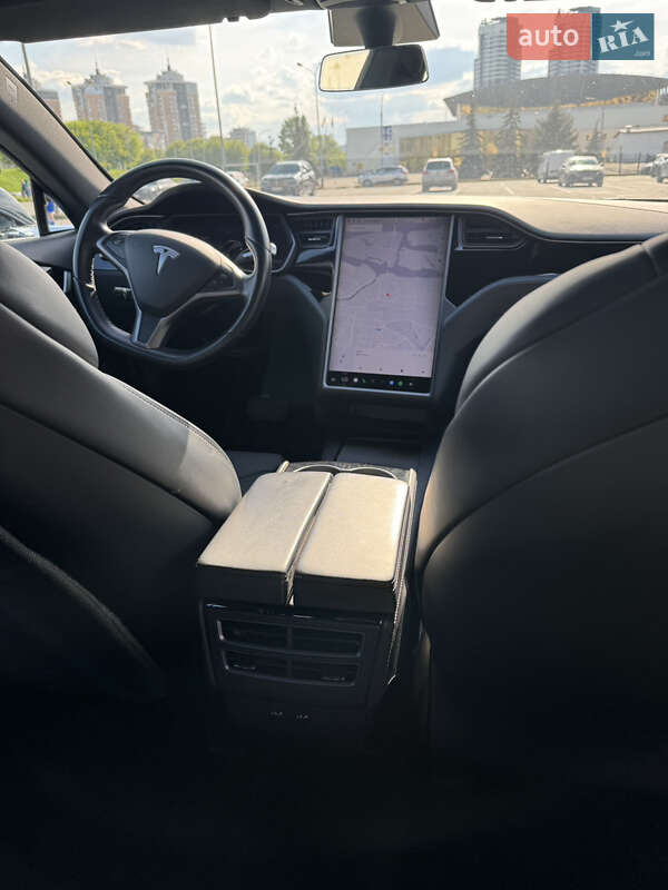 Ліфтбек Tesla Model S 2018 в Києві