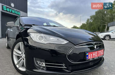 Лифтбек Tesla Model S 2014 в 